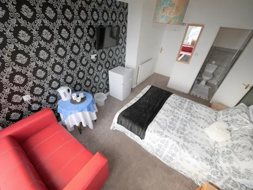 Royal House by Bourne Hall - 2-Star