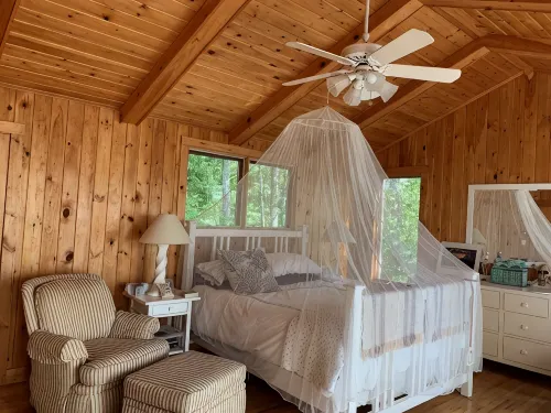 Lakefront cabin with spectacular sunsets included - 3-Star