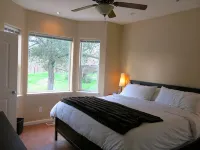 19-Acre Russian River Wine Country Retreat, Private Beaches, beautiful house - Beach