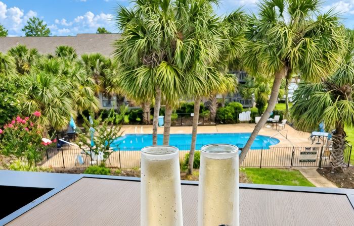 Vibez on the Lanai - Diamondhead Poolside Golf Getaway