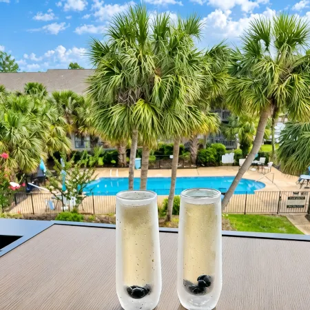 Vibez on the Lanai - Diamondhead Poolside Golf Getaway