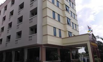 SR Hotel