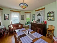 Blooming Inn Shelburne Falls Hotels in Shelburne