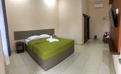 Grafika Hotel Dan Restoran Hotel dekat Candi Bengkoang, Kalitengah, Gombong