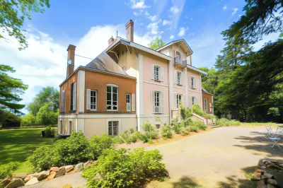 Le Chateau de La Tourlandry - Puy du Fou Hotels in Saint-Maurice-la-Fougereuse