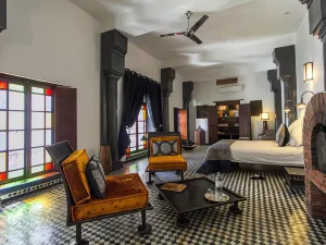 Riad Laaroussa