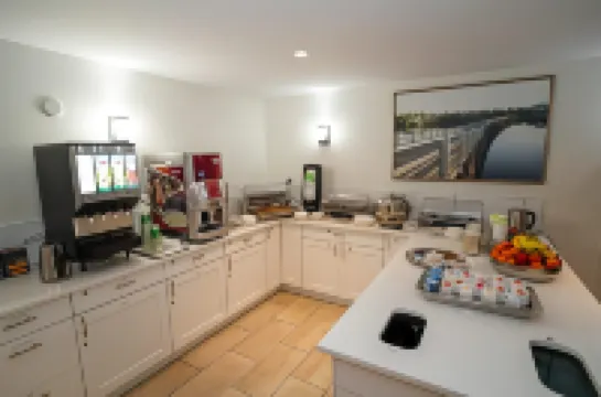 Robin Hood Inn and Suites