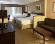 Comfort Inn & Suites NW Milwaukee - 2-Star
