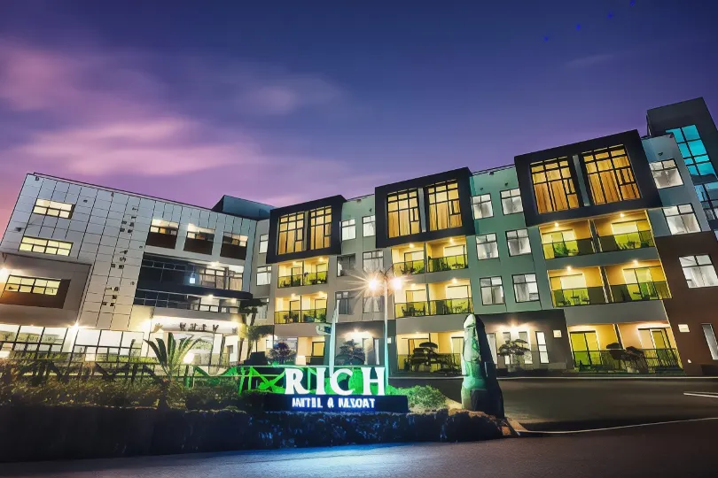 Rich Hotel
