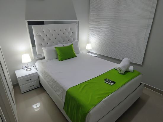 Bm-14G Charming Cartagena Lodge with Shared Pool and Private Terrace