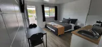Happyland Inn Hotels in Severn
