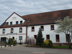 Landhotel Garni Waldhaus Knittelsheimer Mühle