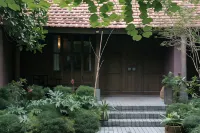 Toki Retreat Vân Long Hotel di Gia Viễn District
