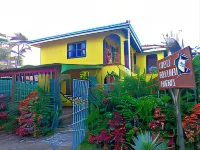 Cabinas Tortuguero Natural