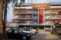 SafeHouses Nakhonsawan Hotell i Nong Pling