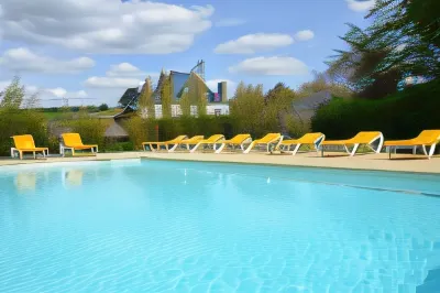 Manoir du Parc (Adults Only) Hôtels à proximité de : La Pagode de Chanteloup