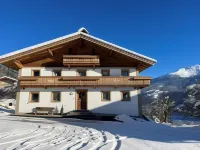 翻新的農舍Stoanerbauer，帶景觀
