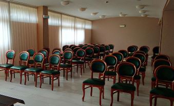 Hotel Oasi Dei Discepoli - Housity