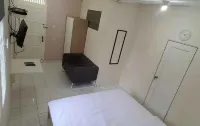Bintaro Homestay Syariah Hotels near UIN Syarif Hidayatullah Jakarta Kampus 3