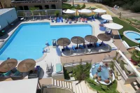 Astron Hotel - Pools