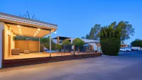 New Crossing Place Motel