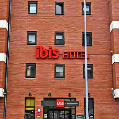 Hôtel Ibis Saint-Quentin Basilique Hotel Exterior