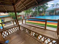Scott's Seaview Resort Hotels in Carmen
