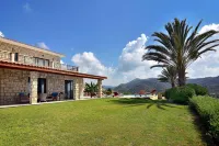 Amazing Luxury Villa, Enormous Heated Pool Jacuzzi, Gym, Games Room in Paphos,