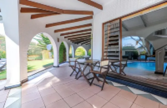 Bizafrika Guest Lodge & Conference Center