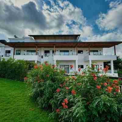 Moshono Hillside Hotel Exterior