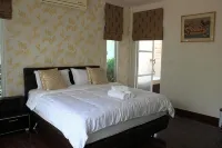 December To Remember House Hotels near Wat Saman Rattanaram