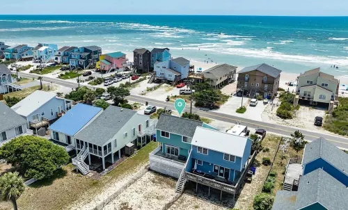 What a View! Cozy 3-Br at Far North End of North Topsail