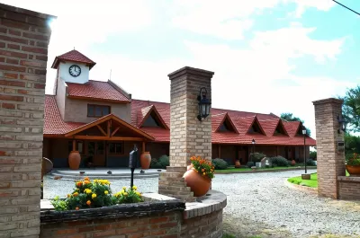 Lauquen Pilmaiquen y Spa Hotel a 