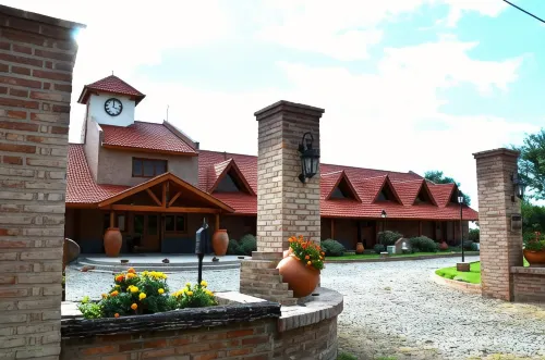 Lauquen Pilmaiquen y Spa Hotels in Villa de Merlo
