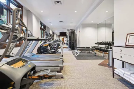 FOOD & WINE -Best Local! Minutes from event! Lux Studio next to  Nell & St Regis Отели рядом с достопримечательностью «Aspen Highlands»