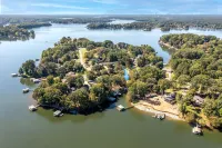 New waterfront house on Lake Norman/private dock