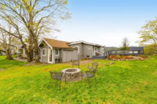 Deer Harbor Cottages