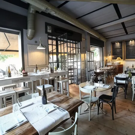 City Guest House Отели рядом с достопримечательностью «Станция метро Subaugusta»