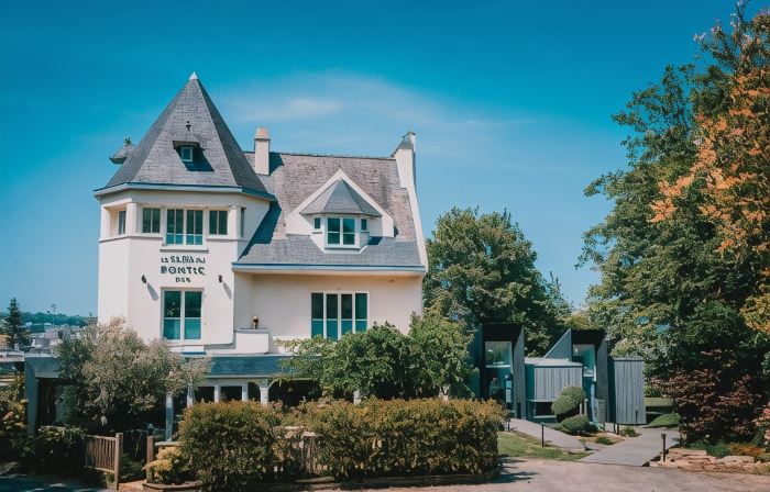 Le Clos du Pontic Logis et Cit'Hotel