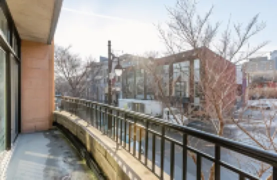 Saint laurent apartments ( Sur La Main)