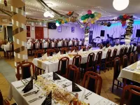 Hotel Imperial Gyogyszallo es Gyogyfurdo فنادق في Kiskoros