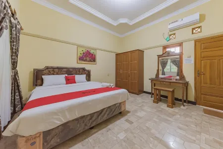 RedDoorz Syariah at Bumi Eyang Enin Homestay Tasikmalaya Отели в г. Sukaratu