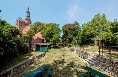 Schulzens Brauerei & Hotel Отели в г. Тангермюнде