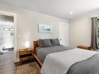 Romantic newly renovated beach cottage Hotels in Gualala