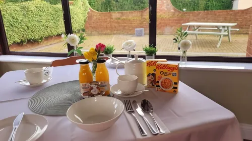 Church Farm Guest House - Parking