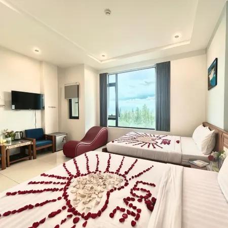 Minh Truong Hotel Da Nang Отели рядом с достопримечательностью «Пляж Xuan Thieu»