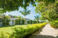 Travellers Beach Resort Hotel a 