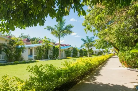 Travellers Beach Resort