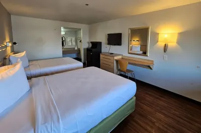 Rodeway Inn & Suites Thousand Palms - Rancho Mirage Hotels near Thousand Palms Plaza