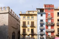 Home Youth Hostel by Feetup Hostels Hotels near La Lonja de la Seda de Valencia